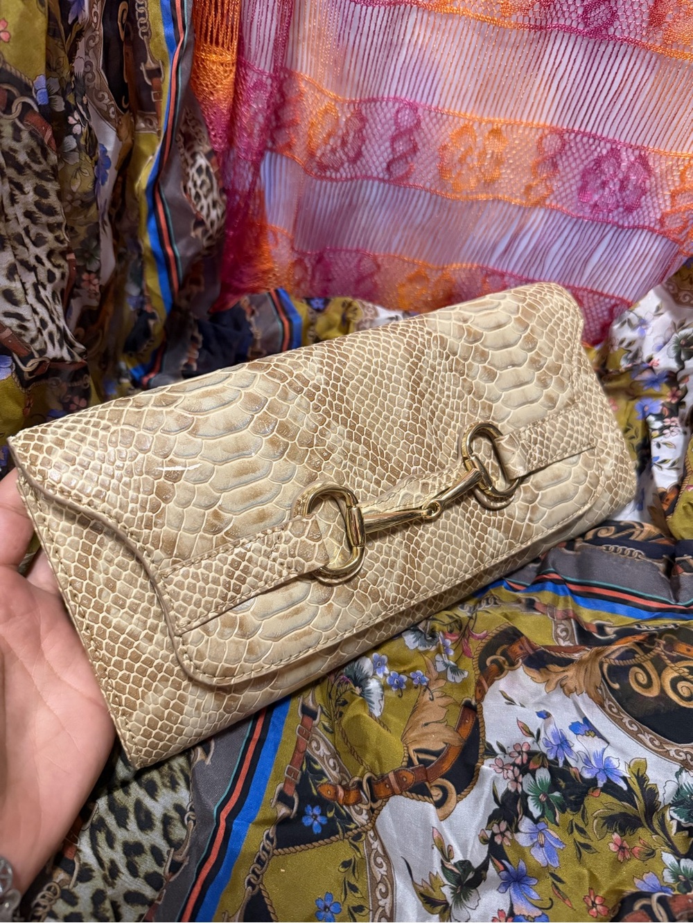 Sony Costumes Beige Snake-Texture Clutch